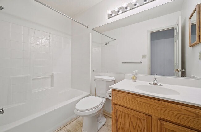 Building Photo - 109 Larkspur Hollow