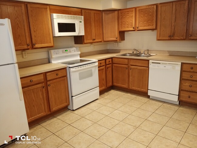 Building Photo - 4377 Doncaster Dr