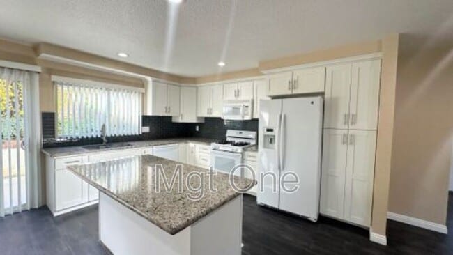 Building Photo - 1899 Dawn Ridge Dr