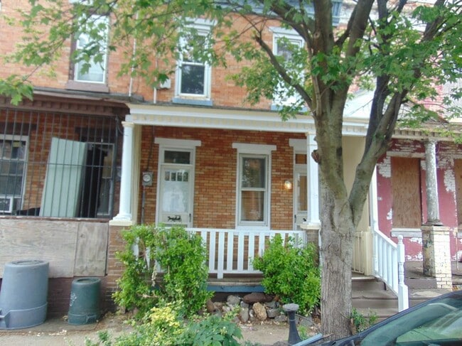 Primary Photo - 805 Princeton Ave