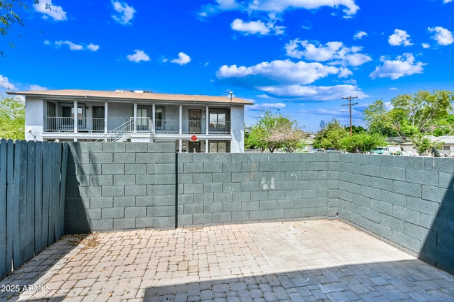 Building Photo - 5010 N 22nd Ave