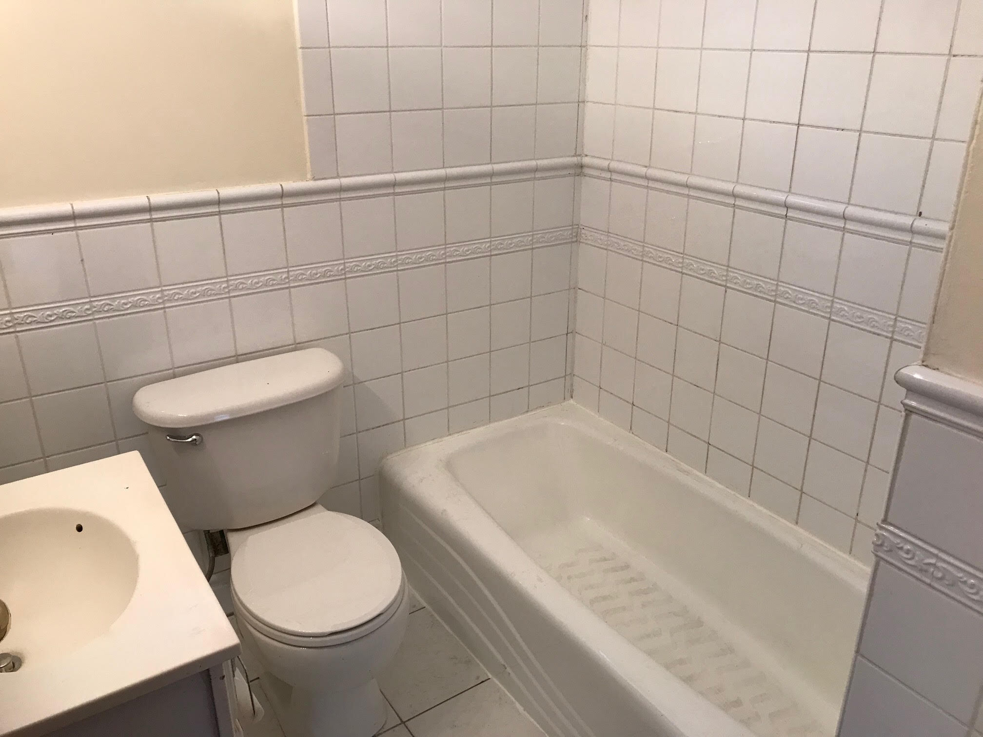 Building Photo - 336 Centre St