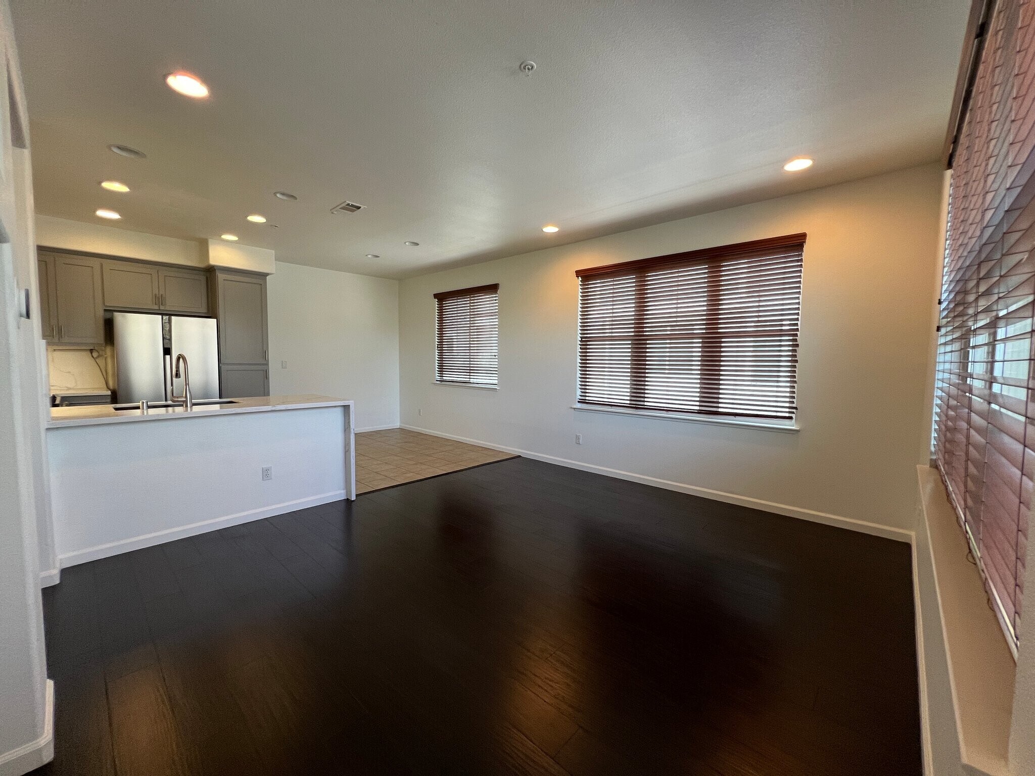 Building Photo - 357 Destino Cir