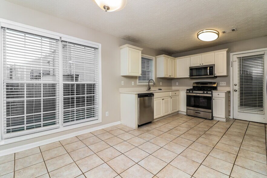 Building Photo - 23 Nellie Brook Dr SW