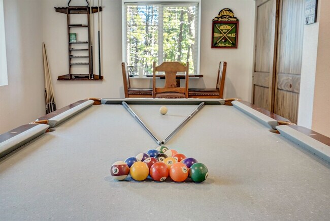 Building Photo - 123 Pinecrest Rd