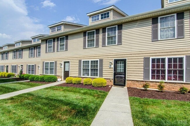 Building Photo - 111 Old Tavern Cir