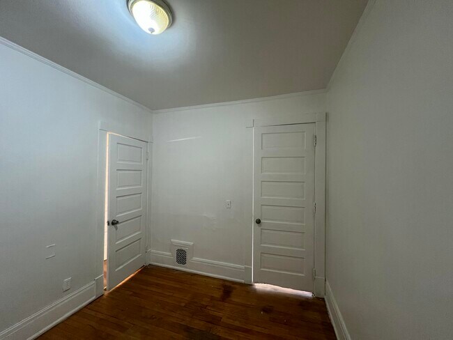 Building Photo - 1253 N 34th St