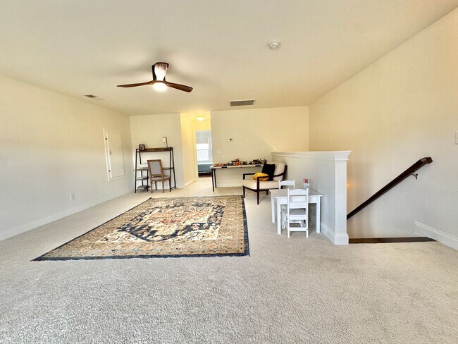 Building Photo - 4 Bedroom Home with Office in Walking Distance to Schools