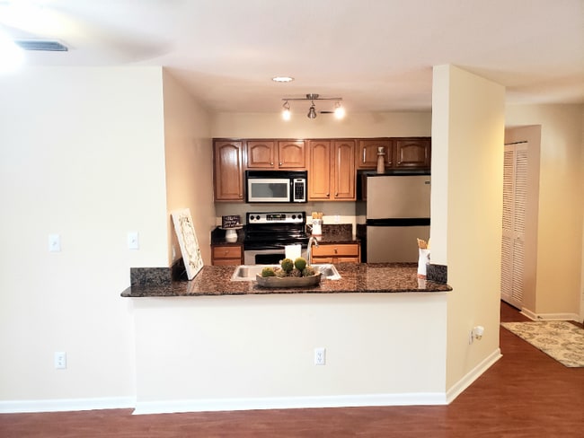 Building Photo - 210 S Habana Ave