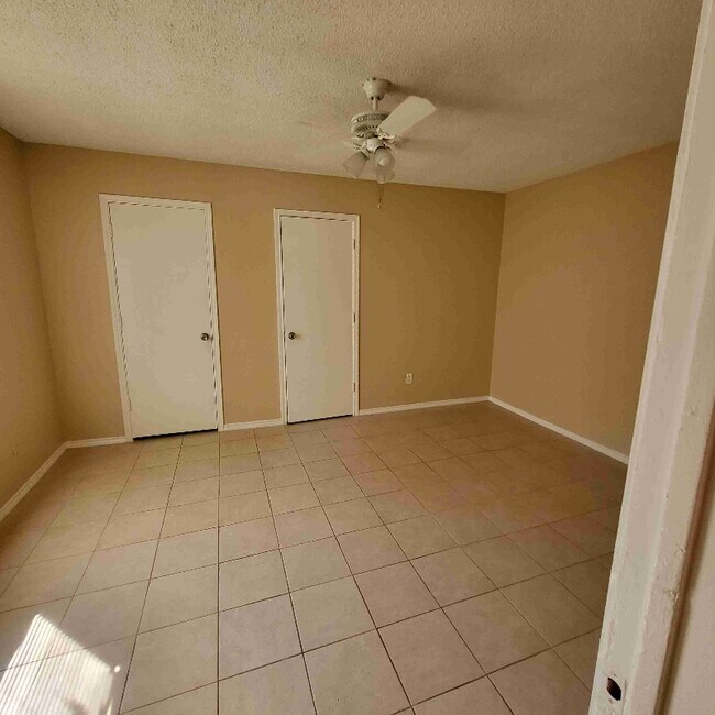 Building Photo - 3414 Colonial Pl
