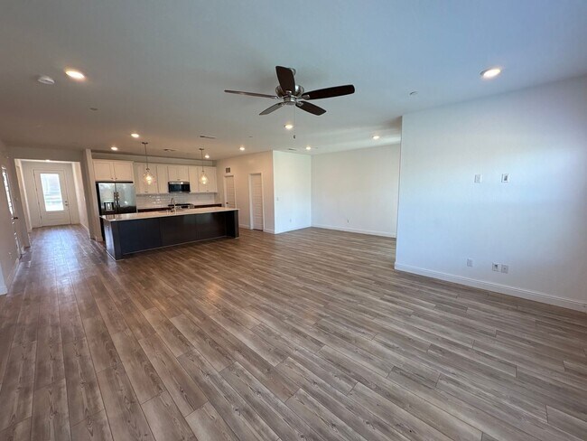 Building Photo - Lennar Home with Solar Available now for m...