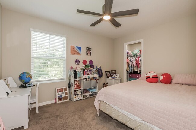 Building Photo - 5548 Summer Sunset Dr
