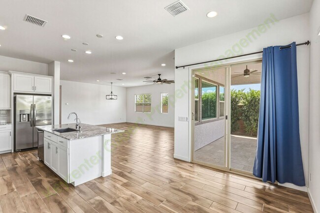 Building Photo - Stunning Gilbert Home Located in the Beautiful Belrose Gated Community!