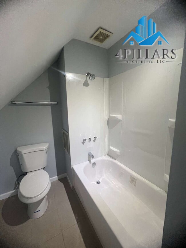 Building Photo - 5647 Sohl Ave