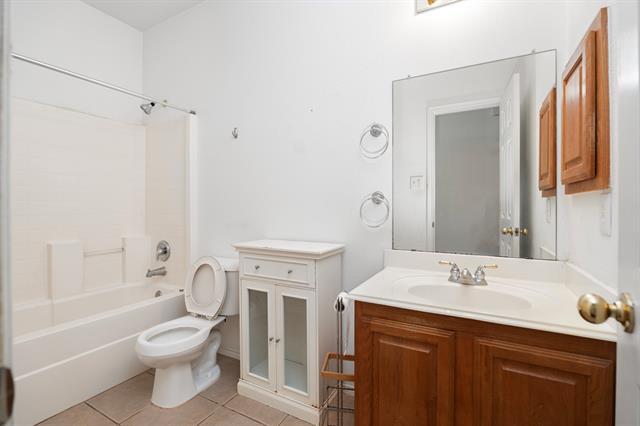 Building Photo - 812 Dunkirk Ln