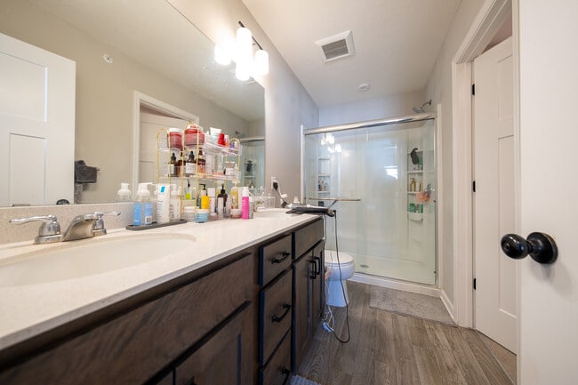 Building Photo - 21860 136th Wy