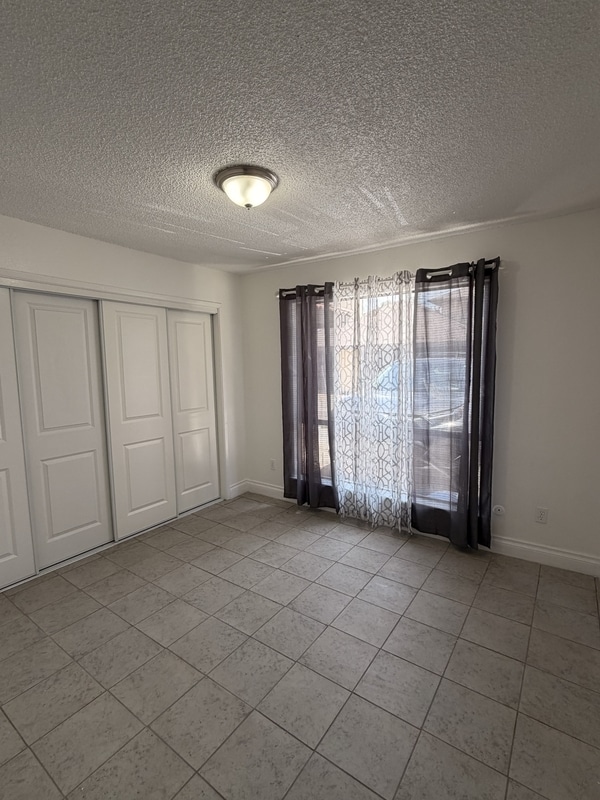 Building Photo - 3555 S County Center Dr