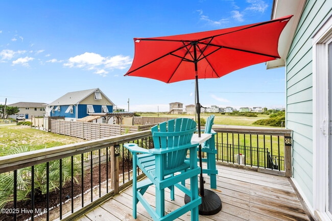 Building Photo - 2660 Island Dr