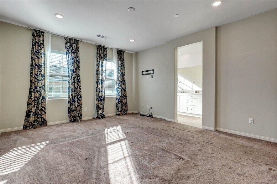 Building Photo - 26417 Choral Ln