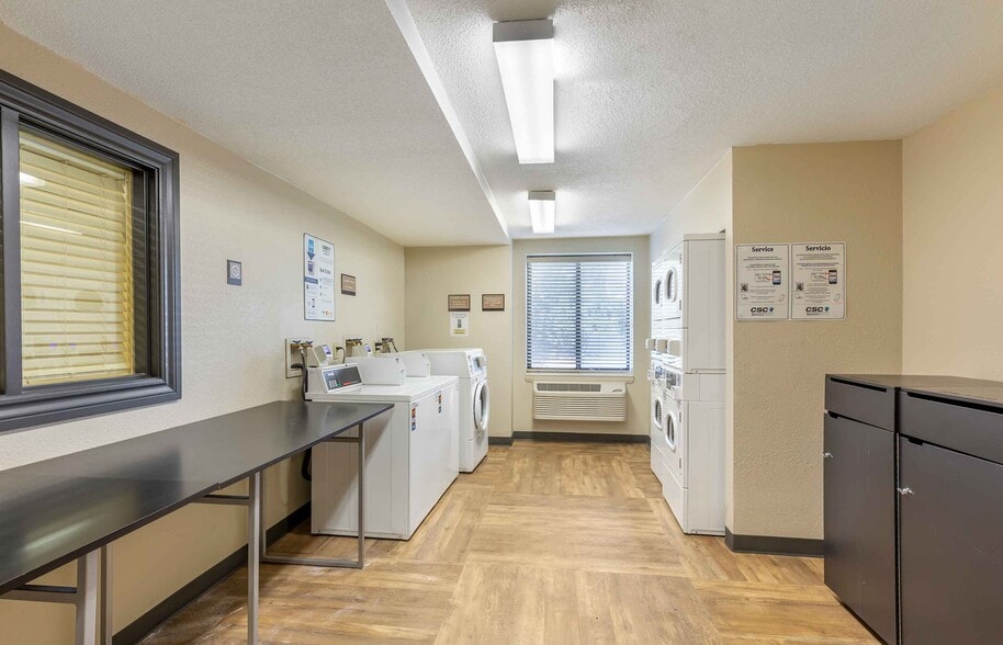 Building Photo - Furnished Studio-Cleveland - Middleburg Heights