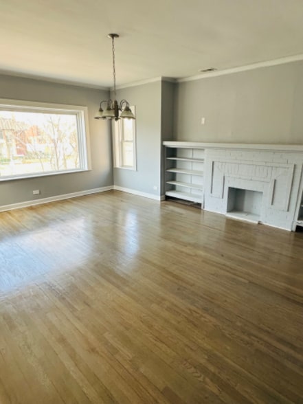 Building Photo - 8841 S Muskegon Ave