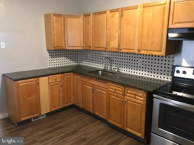 Building Photo - 2305 Ann St