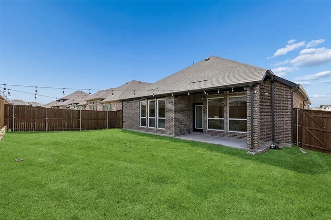 Building Photo - 6145 Tahoe Winds Dr