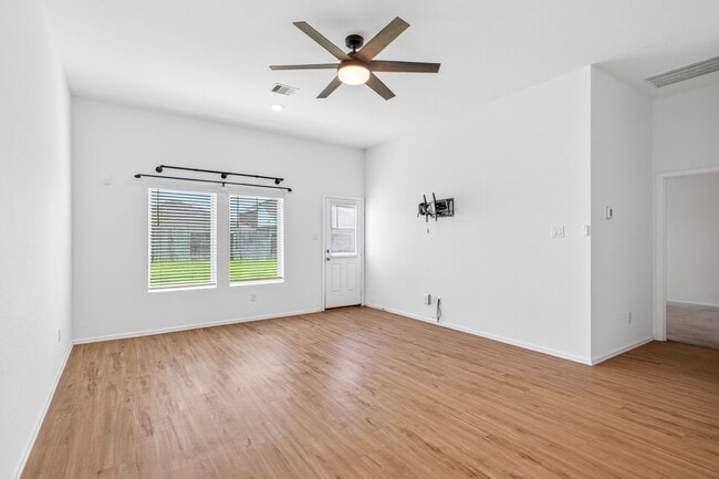 Building Photo - 1519 Twilight Grn Dr