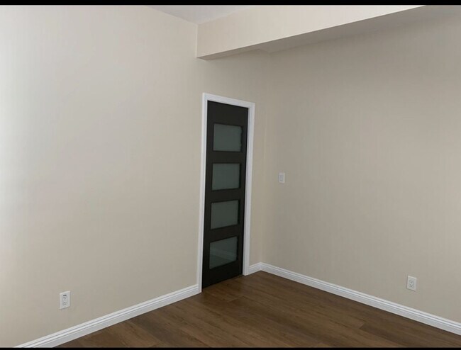 Building Photo - 5117 W 21st St