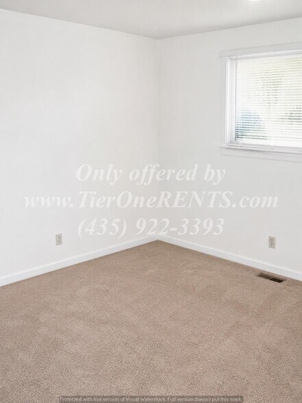 Building Photo - This property offers a NO DEPOSIT option available for qualified renters!