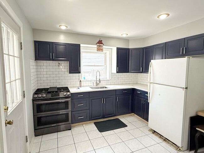 Building Photo - 1734 Wolf St