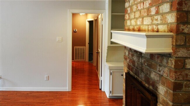 Building Photo - 3114 Greenridge Dr