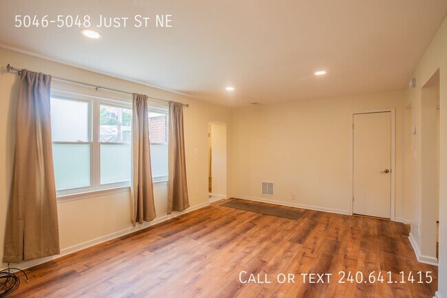Building Photo - 5046-5048 Just St NE-