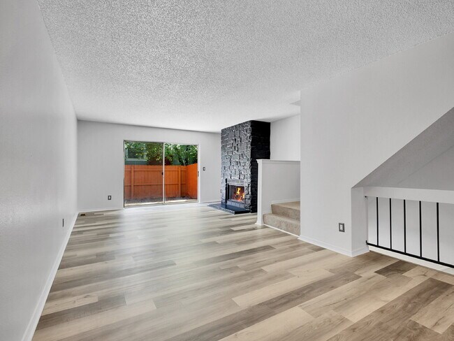 Building Photo - $2,395.00 2 bed, 2.5 bath townhome located...