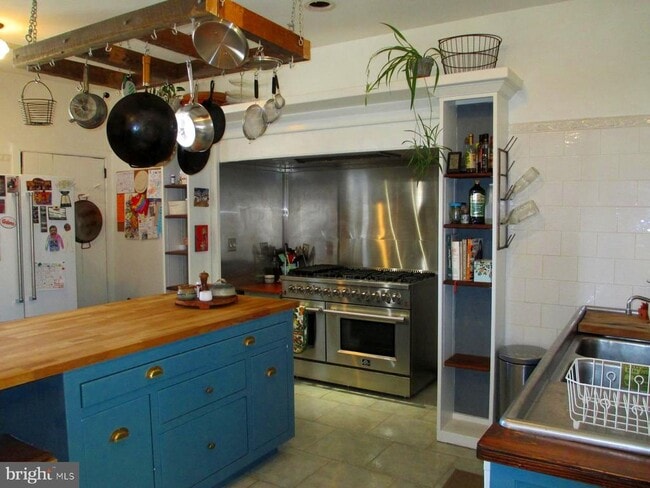 Building Photo - 8355 Broad Neck Rd