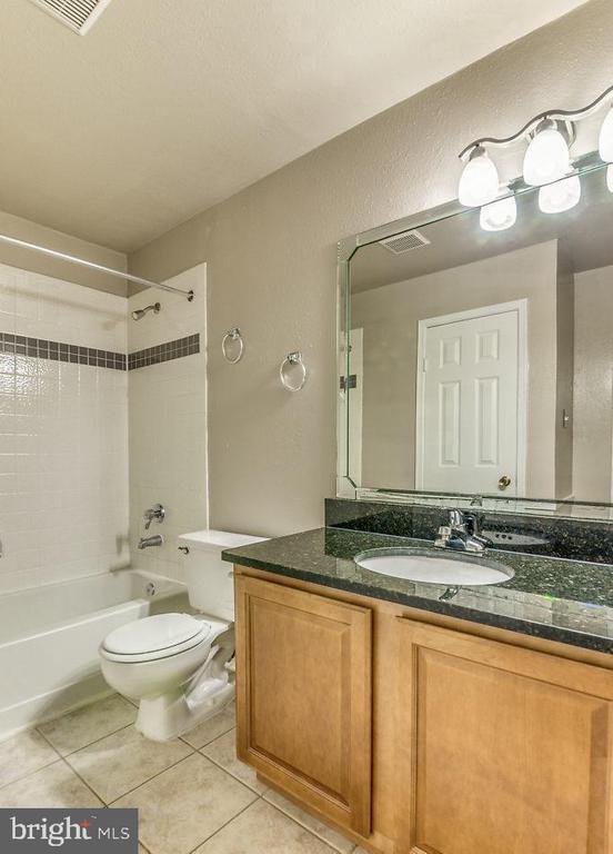 Building Photo - 3305 Wyndham Cir