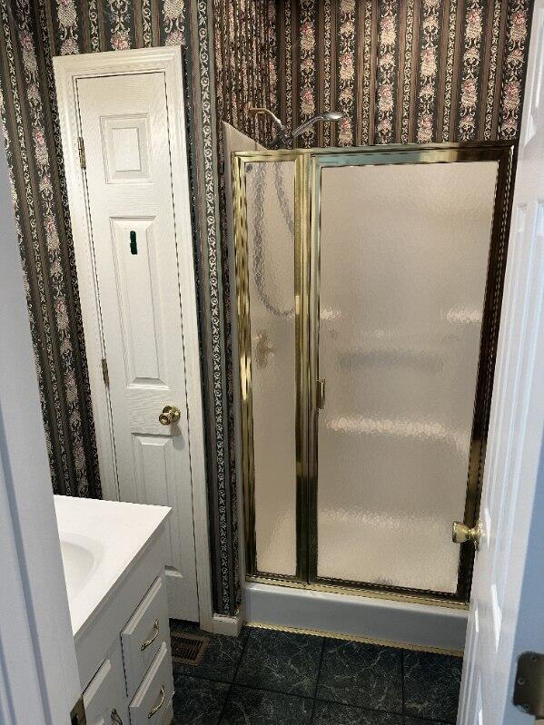 Building Photo - "Charming 2-Bedroom with 2 Full Baths in t...