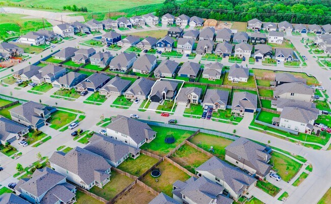 Building Photo - 8327 Threadfin Wy