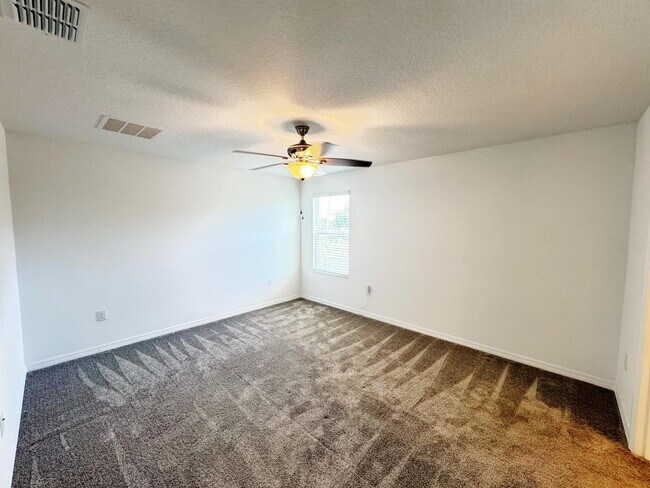 Building Photo - Single Family 4 Bedroom Home for Rent