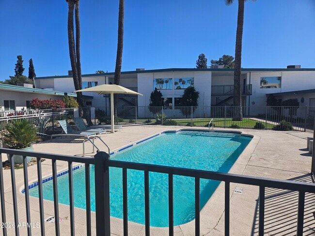 Building Photo - 301 W Medlock Dr