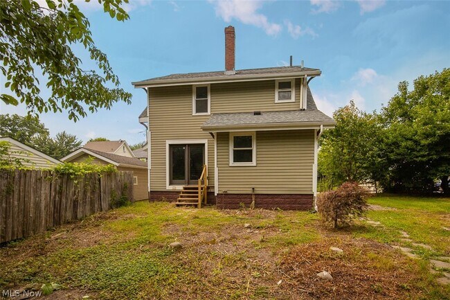 Building Photo - 888 Harrison Ave