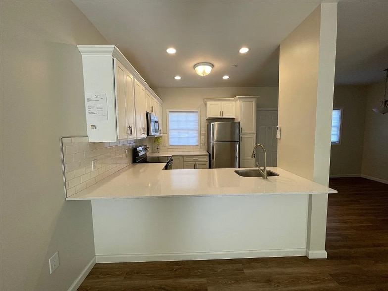 Building Photo - 43-47 Park Ave