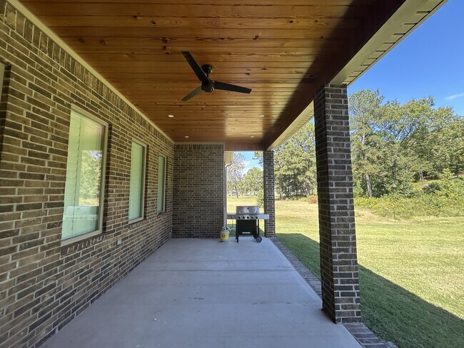 Building Photo - 288 River Mill Point