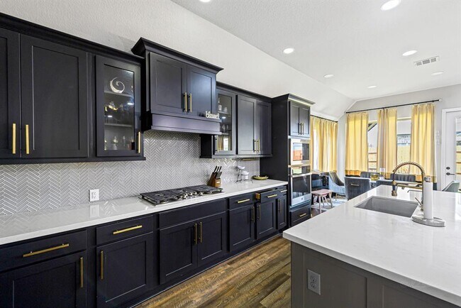 Building Photo - 7211 Sylvan Birch Trl