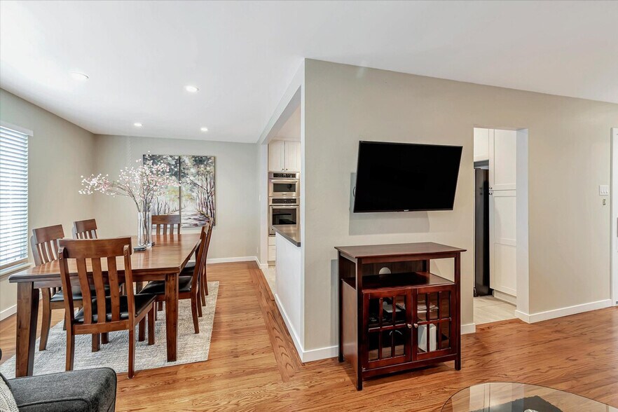 Building Photo - 501 Atlanta St