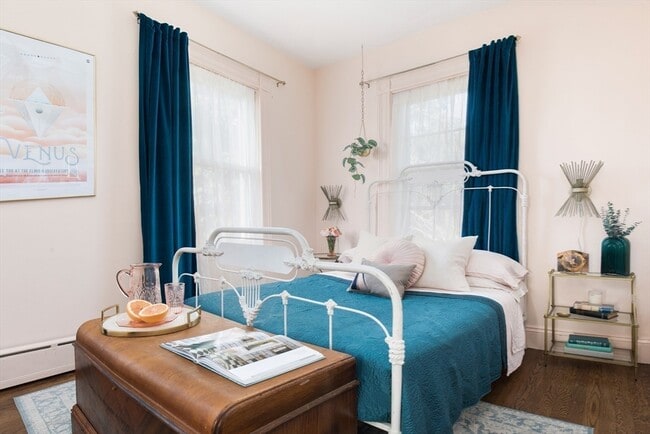 Building Photo - 198 Byron St