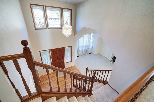 Building Photo - 4Bd/2.5Ba Renton House