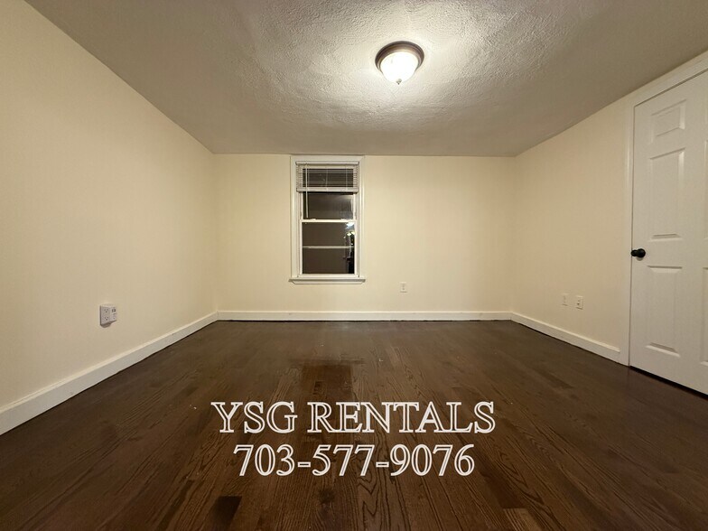 Building Photo - 19 Lambert Ave