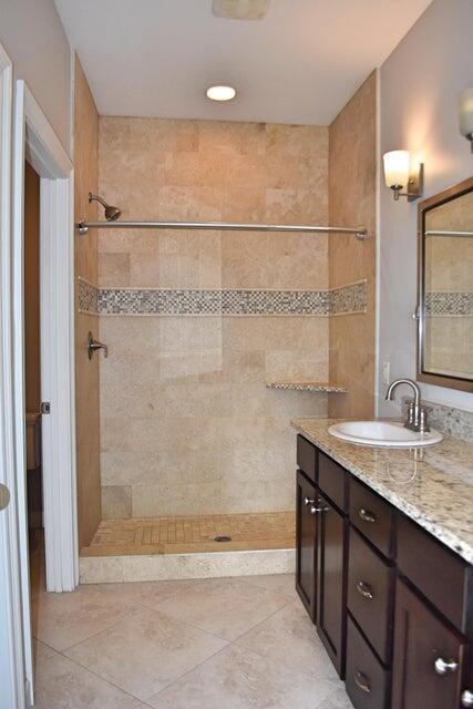 Building Photo - 416 Tropical Way