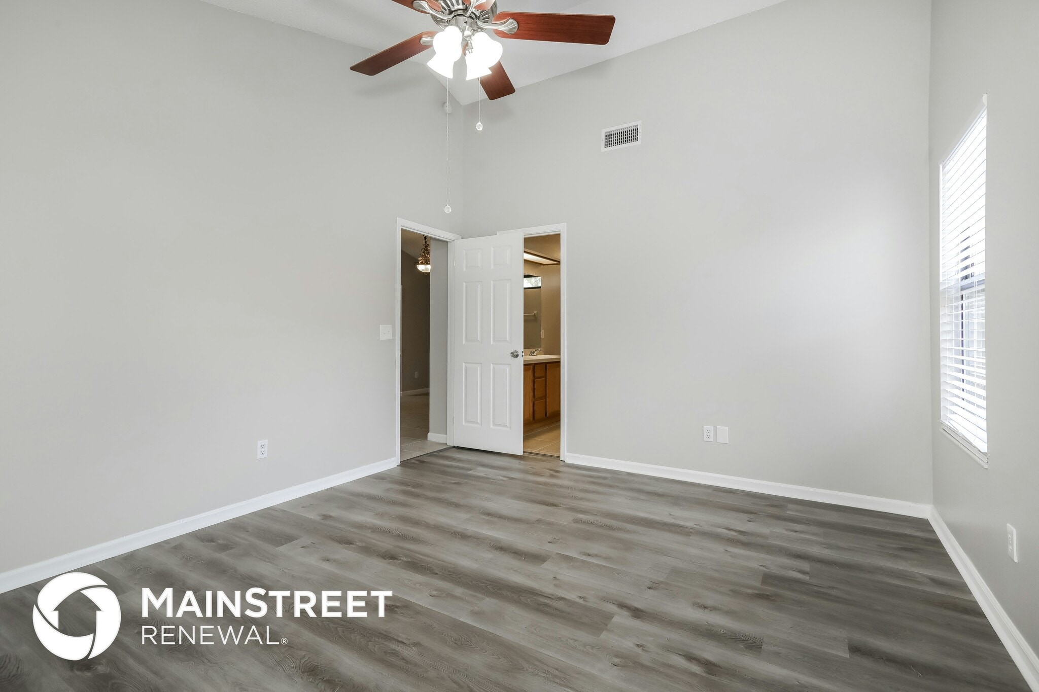 Building Photo - 9847 Paddlewheel Dr W